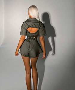 Ensemble 2 pièces pour femme : Haut court vert olive avec détails en dentelle et short taille haute sans col, style bohème d'été en lin uni - Product Image 6