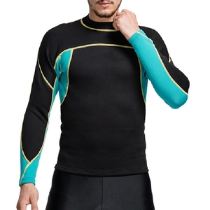 เสื้อแรชการ์ดแขนยาวสำหรับผู้ชาย สีดำ-เขียวอมฟ้า แบบบล็อกสี แห้งเร็ว ผลิตจากนีโอพรีน เหมาะสำหรับเล่นกีฬาและว่ายน้ำสำหรับผู้ใหญ่ - Product Image 4