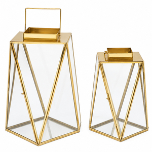 Juego de Faroles de Vidrio Geométricos Dorados Hechos a Mano, Portavelas de Metal con Acabado de Latón de Lujo para Decoración Moderna del Hogar y Decoraciones para Fiestas - Product Image 1