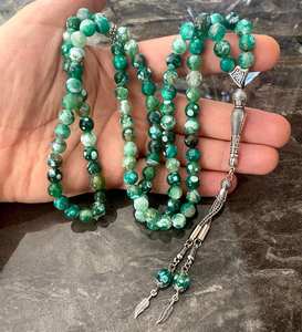 Tasbih Mala islamique tendance en résine, perles de prière personnalisées lisses et polies pour le Dhikr, la pleine conscience et les coffrets cadeaux par Universal Overseas - Product Image 5