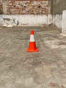 กรวยจราจรเพื่อความปลอดภัย - Product Image 1