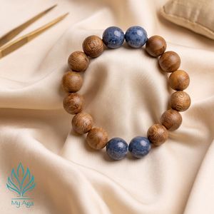 กำไลข้อมือไม้กฤษณาเวียดนาม ODM รุ่นคลาสสิค AL-SX-0018-12 ประดับด้วยลูกปัดปะการังสีน้ำเงิน 4 เม็ด และลูกปัดไม้กฤษณาธรรมชาติ 13 เม็ด สำหรับทุกเพศ - Product Image 1