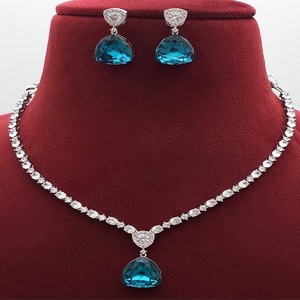 Hermoso Juego de Collar y Aretes de Plata con Circonitas, Diseño de Gota de Agua, Joyería para Mujer - Product Image 2