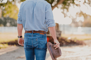 Polo en cuir de vachette brodé sur mesure, cuir véritable de qualité supérieure, motif géométrique formel, haute résistance pour les marques de mode - Product Image 6