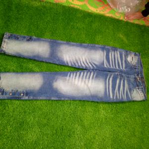 Vaqueros de mezclilla vintage para hombre, bordados, con efecto desgastado, resistentes al viento, con logo frontal, corte recto informal - Product Image 6