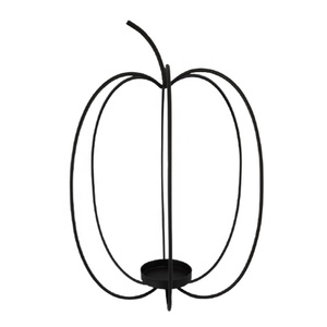 Le support de lampe à bougie fait danser la lumière dans un jeu éblouissant de reflets et d'ombres. - Product Image 6