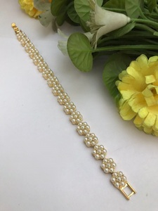 Pulsera de Moda de Latón de Primera Calidad con Perlas Auténticas y Baño de Oro, Diseño Moderno para Fiestas, Bodas y Eventos, para Mujer - Product Image 5