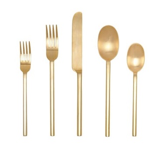 Collection de couverts de luxe pour table de célébration, avec manches décoratives, pour service de table élégant et présentation raffinée - Product Image 4