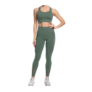 Ensemble de yoga 2 pièces pour femme – Respirant, séchage rapide, sans coutures – Débardeur et leggings taille haute avec logo avant – Tenue de sport et fitness complète - Product Image 3