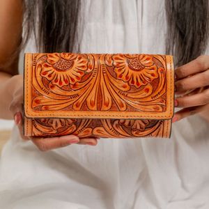 Cartera de cuero genuino de alta calidad con diseño floral hecho a mano, estilo occidental, la más vendida, venta al por mayor - Product Image 1