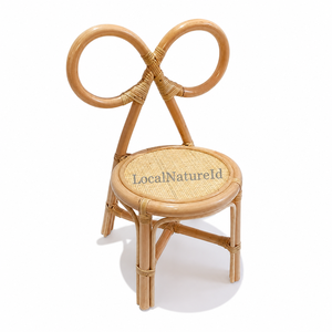 Chaise de salle à manger ronde contemporaine en rotin tressé à la main pour enfants, siège naturel pour tout-petits, idéale pour les événements festifs - Product Image 1