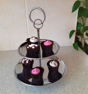 Support à gâteau multi-usage en métal pour servir gâteaux, en-cas et desserts lors de fêtes à la maison, avec un matériau et une finition durables - Product Image 4