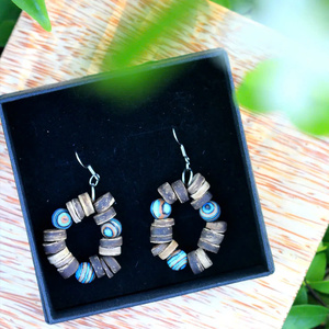 Bijoux uniques en noix de coco Bracelets Colliers Boucles d'oreilles Épingles à cheveux de coquilles de noix de coco vietnamiennes Style Vintage - Product Image 1