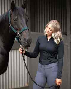 Camiseta de equitación ligera para mujer, tela elástica y transpirable, manga corta, para entrenamiento de equitación. - Product Image 6