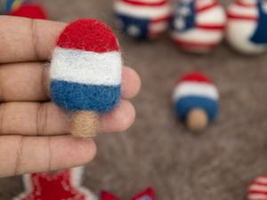 ไอศกรีมแท่งทำมือจากผ้าสักหลาดลายธงชาติ สำหรับตกแต่งวันชาติอเมริกา 4 กรกฎาคม ของตกแต่งฤดูร้อน ขายส่งจำนวนมาก - Product Image 6