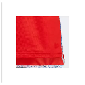 Maillot de sport sublimé personnalisé rouge bleu blanc avec bordure contrastée, col en V, manches courtes, t-shirt d'entraînement respirant et à séchage rapide, 100% polyester - Product Image 5