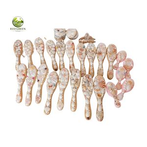Al por mayor Peineta para el pelo de perlas de concha natural hecha a mano en Vietnam, ecológica, con diseño floral vintage, estilo playero para boda - Product Image 1