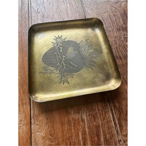 Decoración de Pared de Metal Vintage Hecha a Mano al por Mayor, Exquisito Corazón Sagrado en Relieve, Artesanía Religiosa Católica para el Hogar - Product Image 5