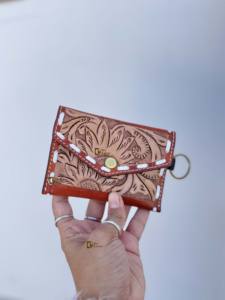 Porte-monnaie en cuir occidental de petite taille, sculpté à la main, élégant et multi-usages, pour unisexe - Vente flash - Product Image 2