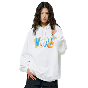 Sweat à capuche blanc surdimensionné pour femme avec imprimé lettres colorées au dos, en coton tricoté respirant, style automne - Product Image 1