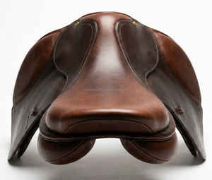 Selle de cheval en cuir de qualité supérieure, confortable pour la conduite, équipement équestre, selle de saut. - Product Image 2