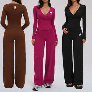 Conjunto Deportivo de 2 Piezas para Mujer, Personalizado, Color Sólido, Top de Manga Larga y Pantalones Cortos Acampanados, Poliéster/Algodón Felpa - Product Image 4