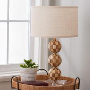 Lampe de table moderne de luxe alimentée en courant alternatif corps en métal avec abat-jour en dôme de fer pour bureau | Salon | Salle de lecture et chambre à coucher - Product Image 1