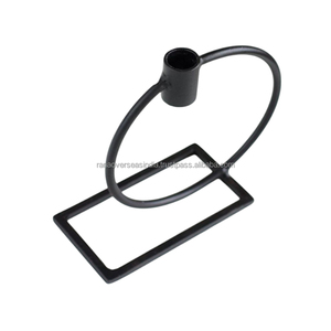 Bougeoir en fer géométrique moderne fini noir élégant idéal pour la décoration de la maison et des événements disponible aux prix les plus bas - Product Image 1