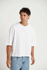Camiseta de Corte Cuadrado de Primera Calidad para Hombre, Top Corto Moderno, Ropa Urbana, Logotipo Personalizado, Cuello Redondo, Lisa, Precio Económico - Product Image 4
