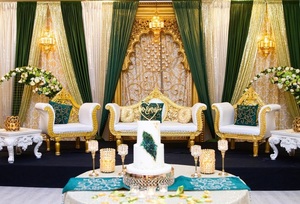 Sofá de Madera Tratada de Lujo Clásico Tradicional Maharaja para Escenario de Walima Musulmana, Corona Dorada, Venta en EE. UU. - Product Image 4
