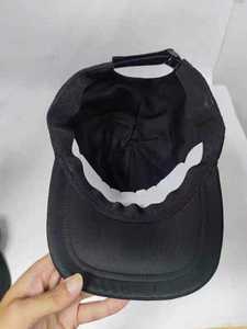 Gorra de Béisbol Amarilla Satinada de 6 Paneles, Ajustable, Unisex, Estilo Casual para Adultos - Product Image 2