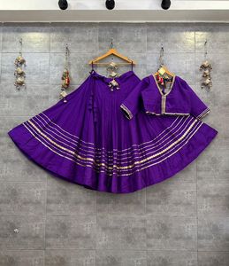 Conjunto de Chaniya Choli de Seda Romana Premium con Bordado Elaborado, Diseño Étnico para Navratri, Bodas y Fiestas - Product Image 4