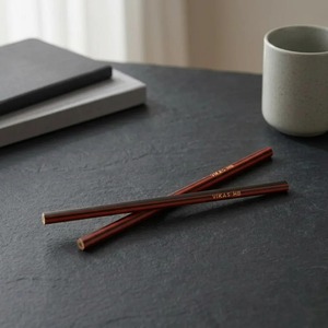 Crayon en polymère Vikas HB noir, prise en main confortable, pour longues sessions d'écriture, croquis, usage au bureau et à l'école, disponible en gros, en promotion - Product Image 5