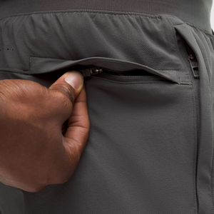 กางเกงวิ่งขาสั้นผู้ชายสำหรับฤดูร้อน ผ้าแห้งเร็ว ระบายอากาศดี สวมใส่สบาย ดีไซน์ผ่าด้านหน้า เป็นมิตรต่อสิ่งแวดล้อม ผลิตจากผ้าแคนวาส โพลีเอสเตอร์/คอตตอน - Product Image 6