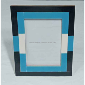 Cadre photo en bois fait main avec incrustation de résine noire et ivoire à motif de pétales, décoration artistique pour la maison - Product Image 5