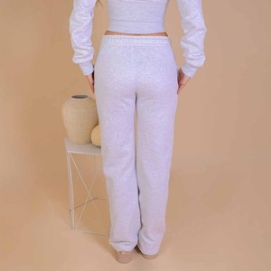 Ensemble 2 pièces personnalisé pour femme : Crop top gris clair boutonné et pantalon de survêtement large – Vente en gros usine - Product Image 4