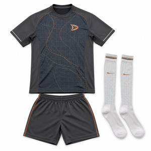 Fabricante Profesional de Uniformes de Fútbol OEM: Uniformes de Fútbol para Hombre con Sublimación Completa y Cuello en V – Jersey y Pantalones Cortos Deportivos Personalizados para Verano - Product Image 1