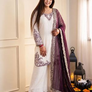 Ensemble Kurti et Palazzo en pur coton brodé avec dupatta en soie Tabby et travail de sequins, prêt à porter pour femme - Product Image 3