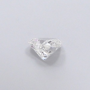 Bague de fiançailles personnalisée sophistiquée et romantique, magnifique diamant taille cœur de 0,83 carat E VS1 avec une excellente finition. - Product Image 3