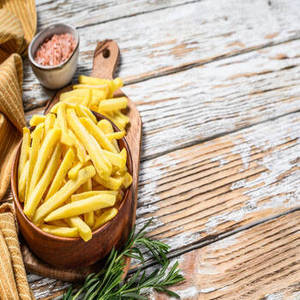 Papas Fritas Francesas Congeladas de Corte Largo, Sin OMG, en Bolsas de Papel Kraft, Textura Firme, para Compradores Exportadores Conscientes de la Salud - Product Image 1