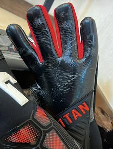 Gants de gardien de but professionnels de haute qualité en latex allemand 4 mm avec fermeture auto-agrippante pour les sports de plein air - Product Image 3