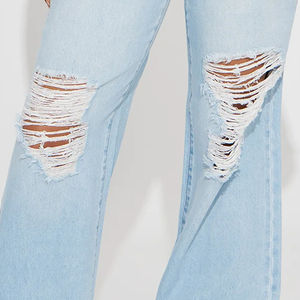 Pantalon en jean déchiré pour femme, coupe droite, taille mi-haute, délavage clair, style décontracté urbain, personnalisable, prix de gros - Product Image 6