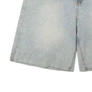 Shorts en jean pour hommes, coupe baggy, délavés à l'acide, bords bruts, style streetwear, avec strass et logo personnalisé - Product Image 6