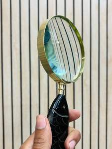 Loupe de poche de 4 pouces avec poignée en forme de poisson |   Loupe en verre optique de style vintage (non pliable) - Product Image 3
