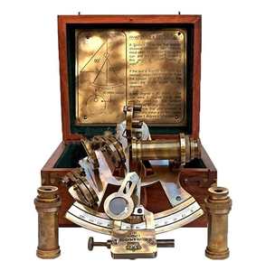 Sextant et astrolabe de style antique en laiton, instrument de navigation céleste avec boîte de rangement en bois - Product Image 1