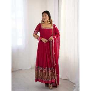 Vestido XL de diseñador con trabajo de secuencia de bordado multihilo - Product Image 3