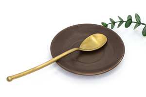 Cuillère à dessert dorée en laiton, motif tropical, manche long, gaufrée, modèle 2025, très populaire, pour la maison et les hôtels, par UO - Product Image 4