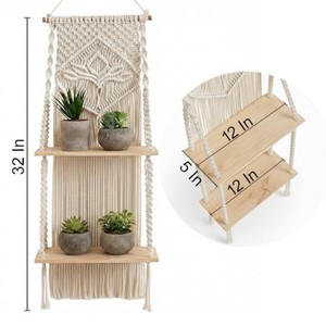Décoration murale bohème en macramé en bois de manguier artisanal avec perles en bois - Vente en gros - Product Image 4
