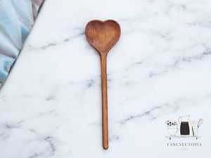 Cucharas de Madera Hechas a Mano con Forma de Corazón, Talladas, Naturales, Rústicas, Utensilios de Cocina, Tema de Amor para el Día de San Valentín - Product Image 4