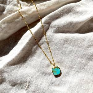 Pendentif Turquoise Sertie en Argent Sterling Plaqué Or, Collier avec Pierre Bleue, Bijoux Faits Main, Fournisseur en Gros - Product Image 3